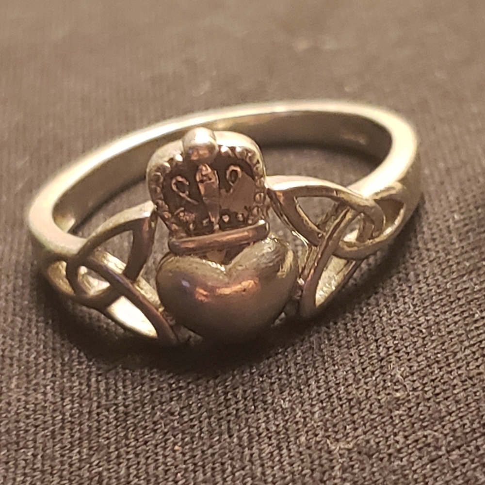 Sterling Silver Celtic Claddagh Ring